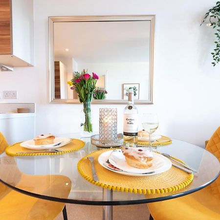 Amber Apartment Oasis - Your Gateway To Southampton'S Vibrant Heart, Port, Shopping Exterior photo