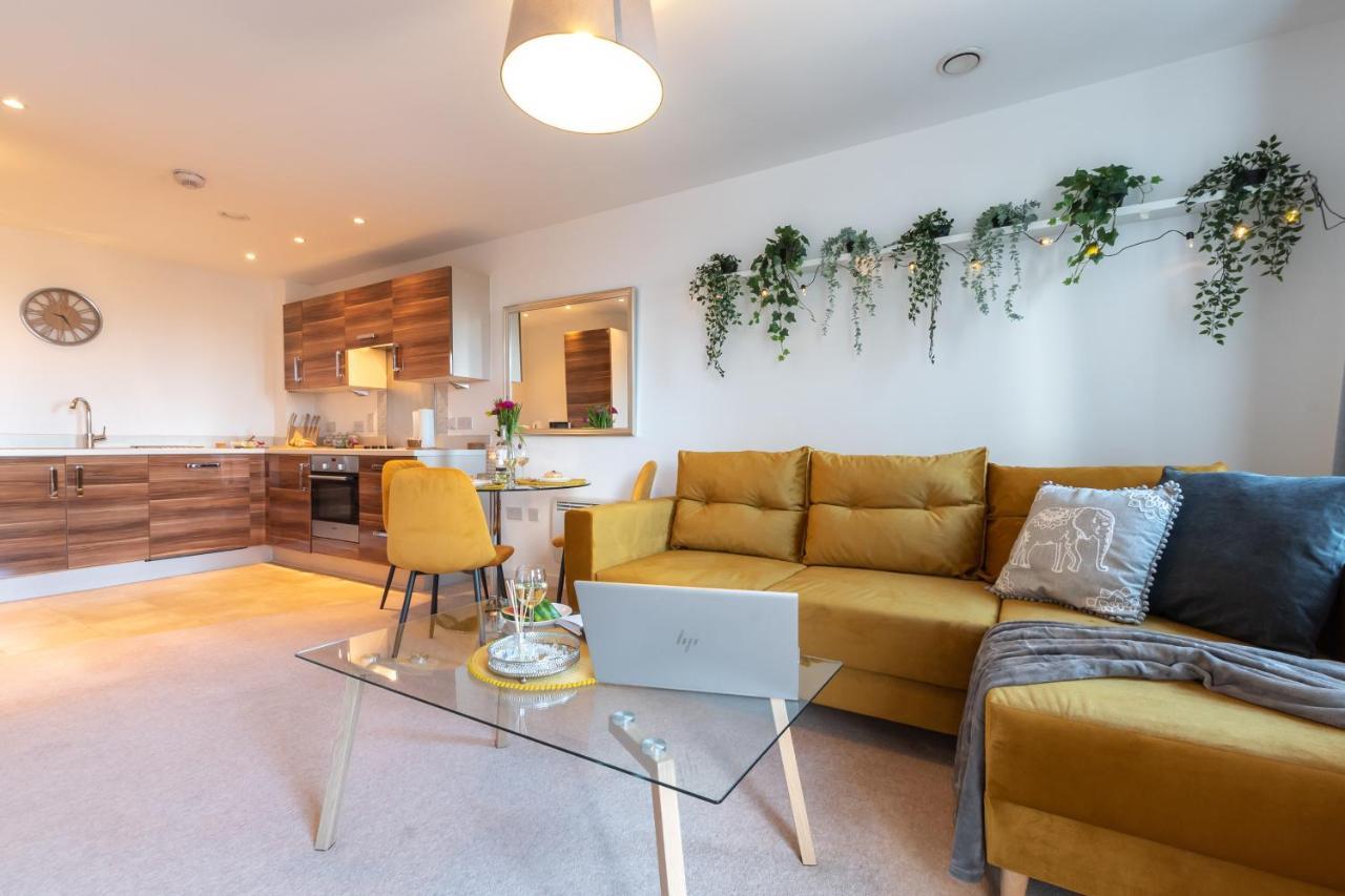 Amber Apartment Oasis - Your Gateway To Southampton'S Vibrant Heart, Port, Shopping Exterior photo